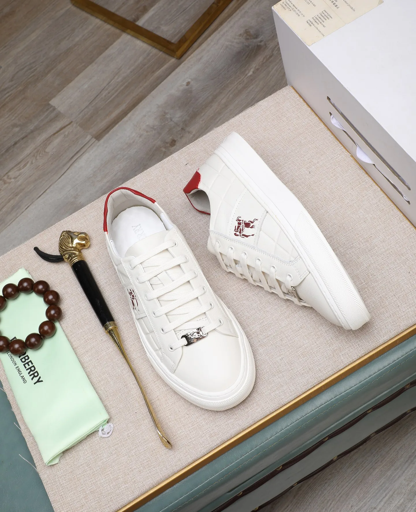Men's shoes 💰420 ❤️❤️❤️[BURBERRY] Burberry purchasing agent 🔍men's 🚹 new model is synchronized with the official website. The upper is made of imported fabrics and cowhide lining. Completely 1⃣:1⃣ replica🇮🇹, non-slip and wear-resistant rubber outsole ⚠original factory goods, 🔍🔍high quality, please look at the details, welcome to compare⚠Size: 38-44